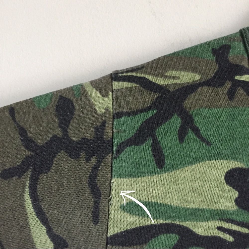 SOLD! Urban Outfitters Vintage Camo T-Shirt Tee - Picture 5 of 8